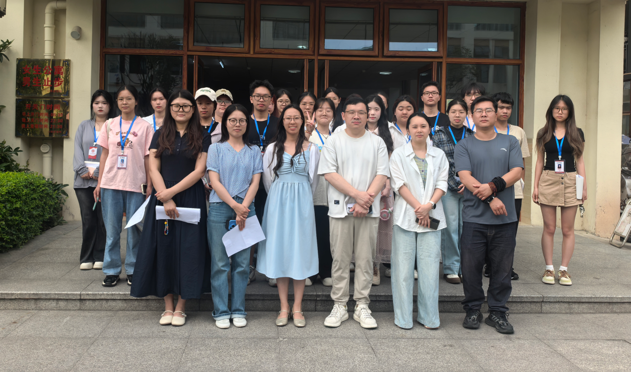 排查寝室安全隐患 筑牢校园安全防线——经济管理学院开展寝室安全大检查